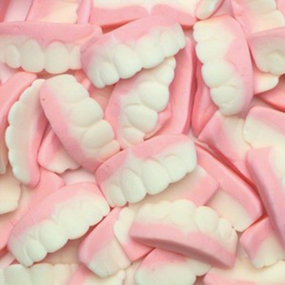 Numerous smiley teeth gummi
